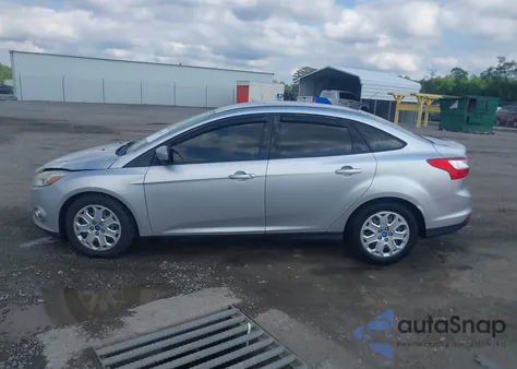 2012 Ford Focus Se из США, поврежденный, VIN 1FAHP3F2XCL106568